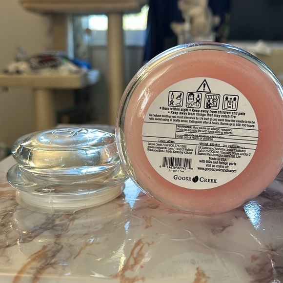 24 ounce Goose Creek Candle “Love Letters” scented candle - Picture 3 of 3